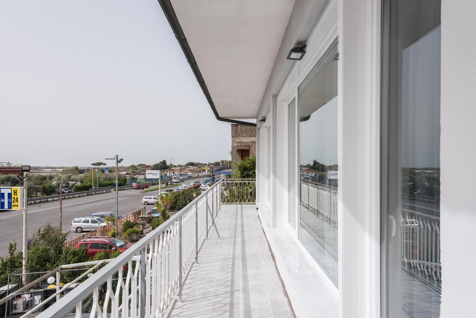 Travelershome Ciampino Airport Guesthouse 600M To Airport Extérieur photo