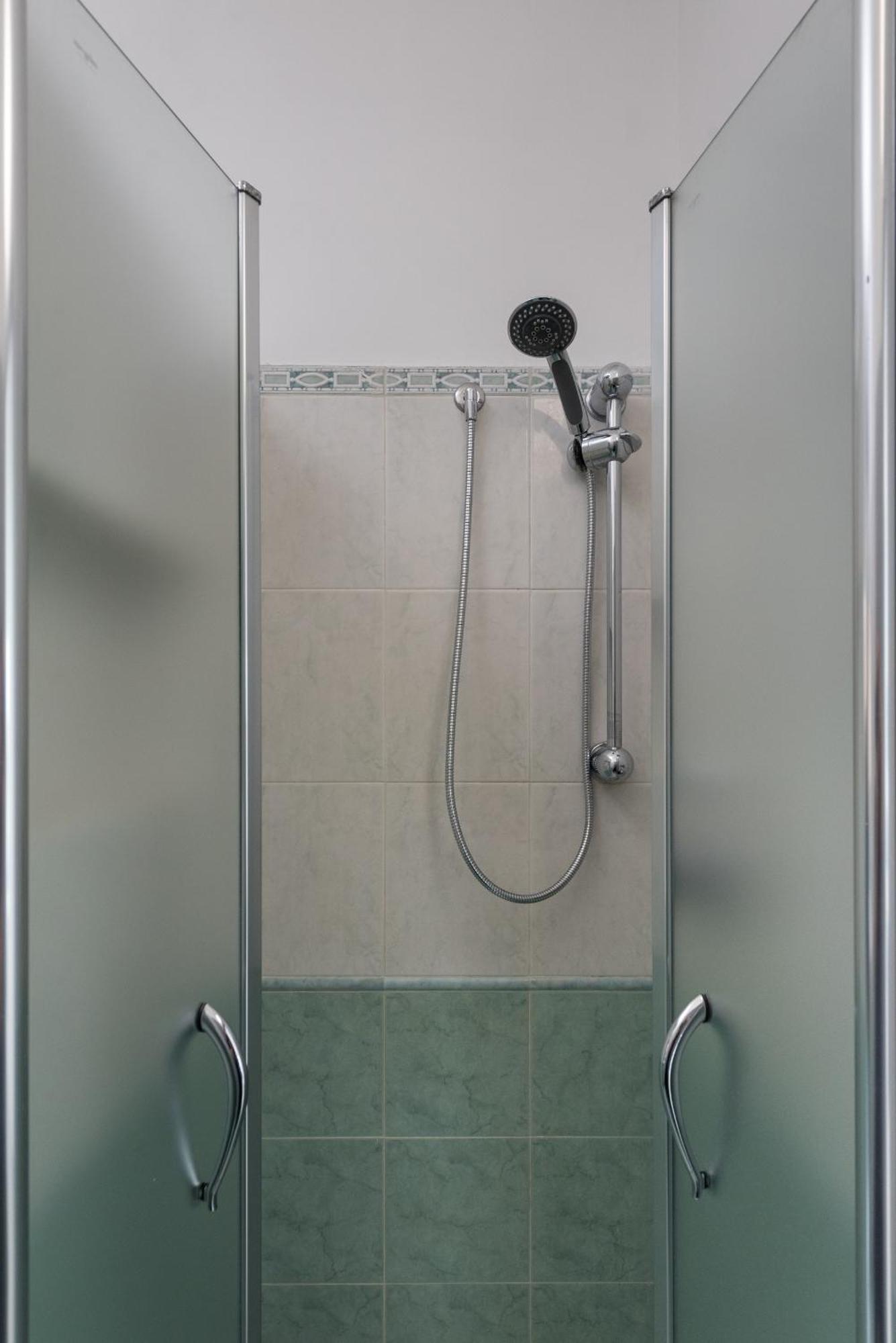Travelershome Ciampino Airport Guesthouse 600M To Airport Extérieur photo