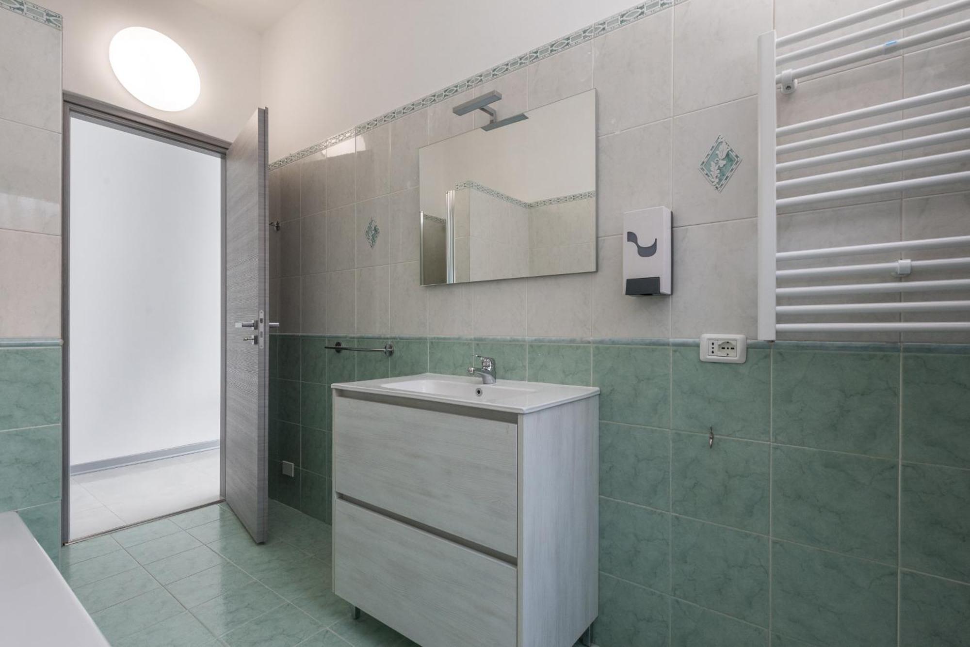 Travelershome Ciampino Airport Guesthouse 600M To Airport Extérieur photo