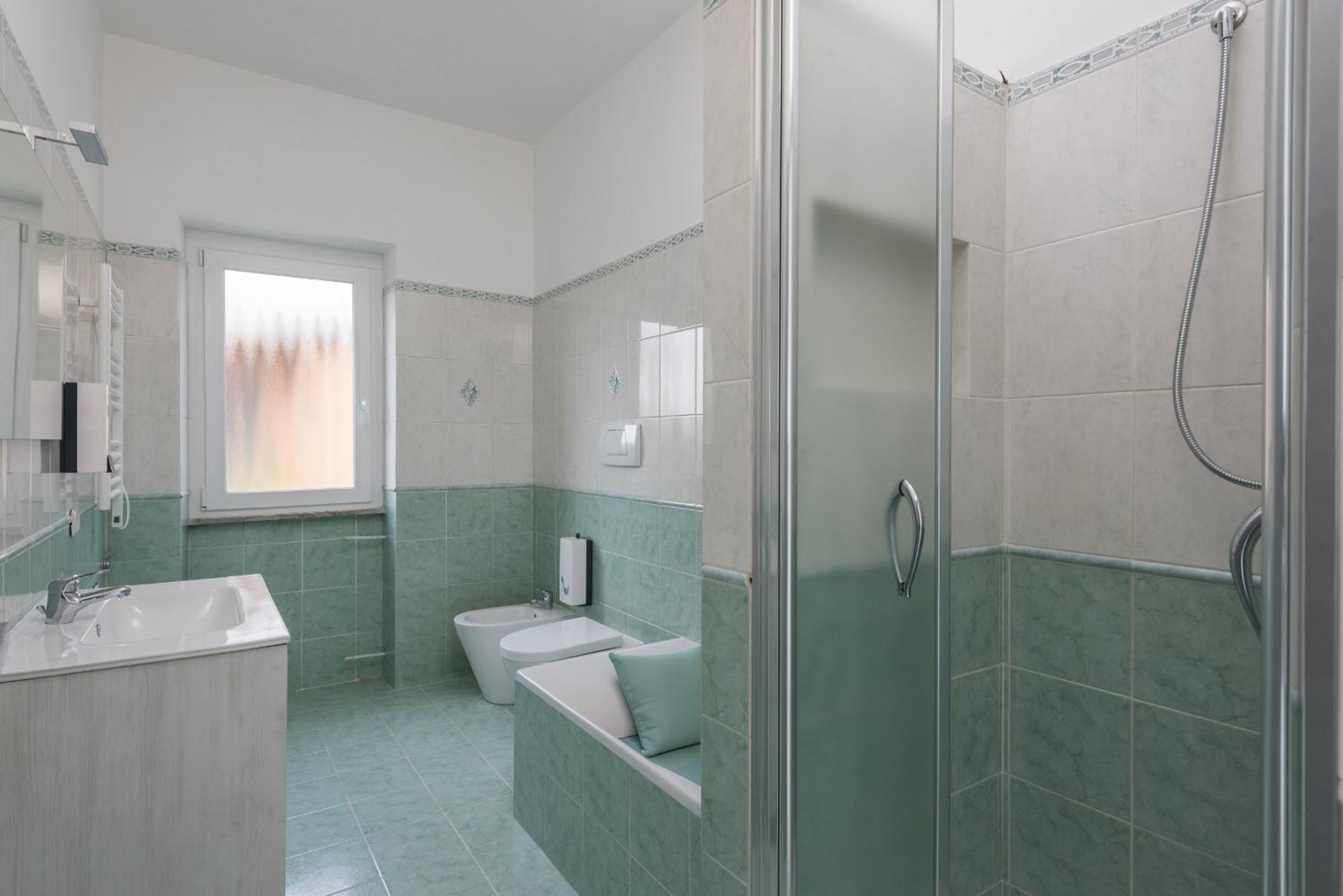 Travelershome Ciampino Airport Guesthouse 600M To Airport Extérieur photo