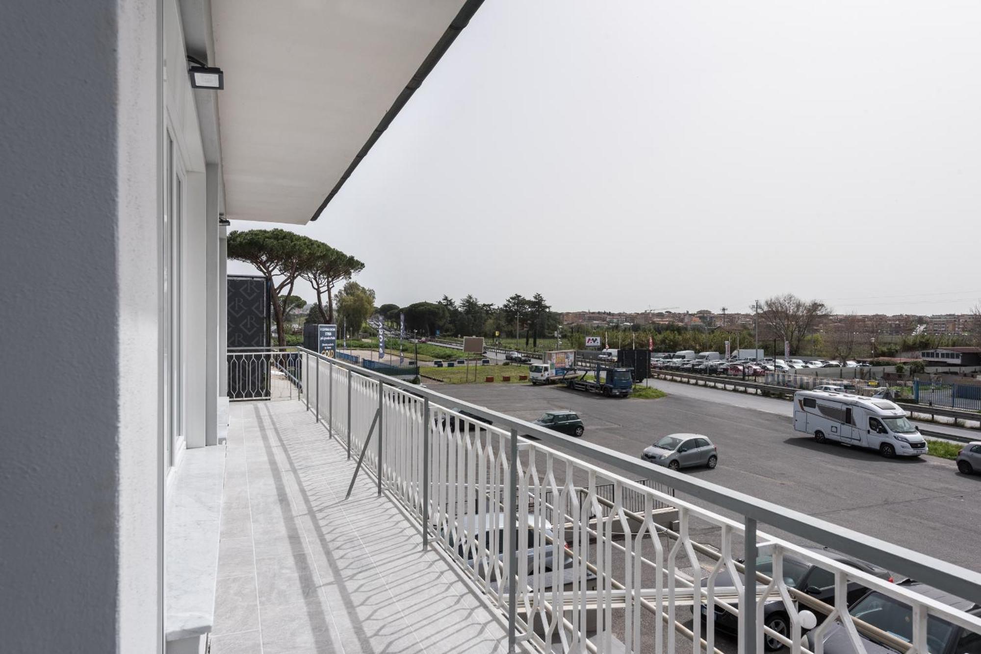 Travelershome Ciampino Airport Guesthouse 600M To Airport Extérieur photo