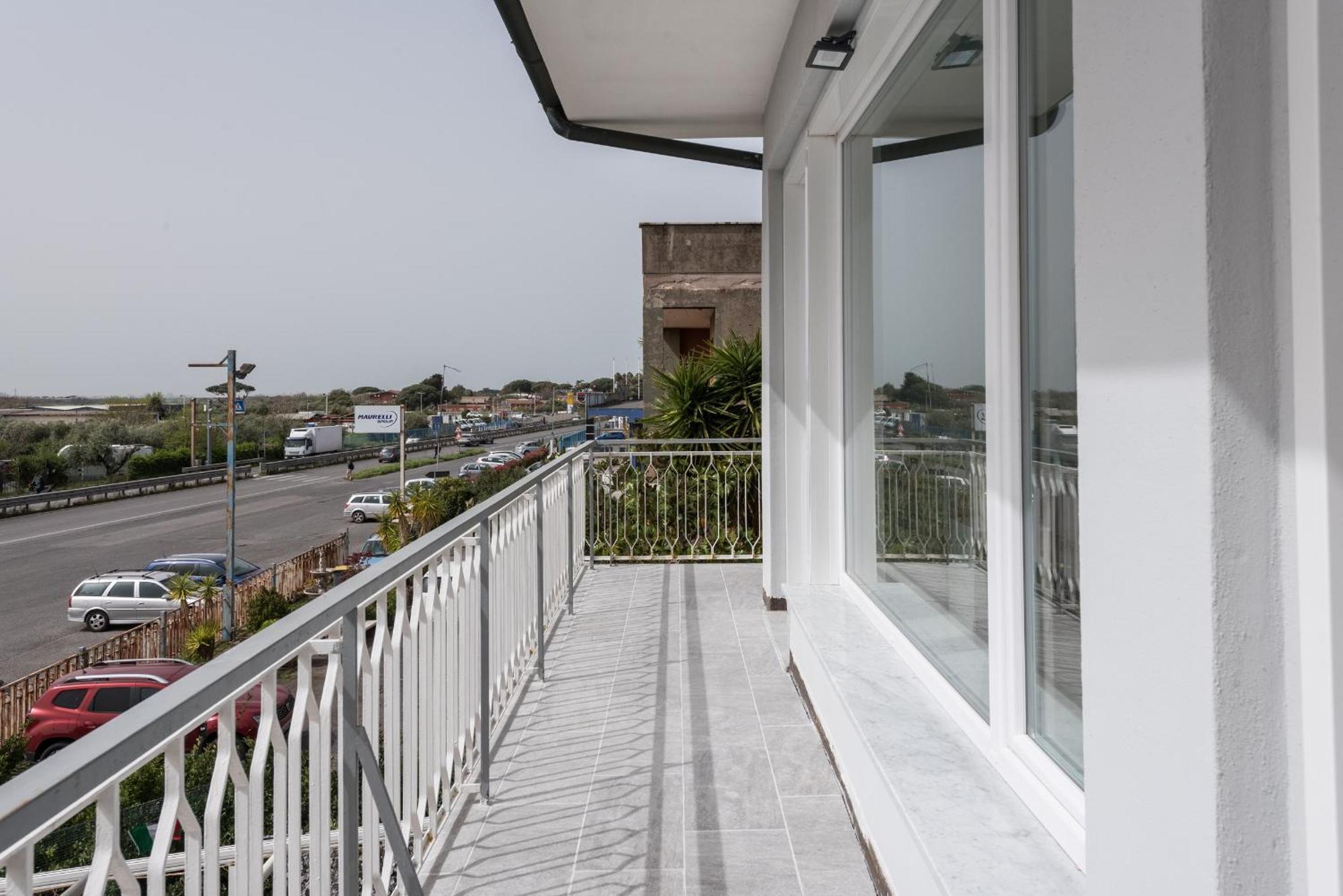 Travelershome Ciampino Airport Guesthouse 600M To Airport Extérieur photo