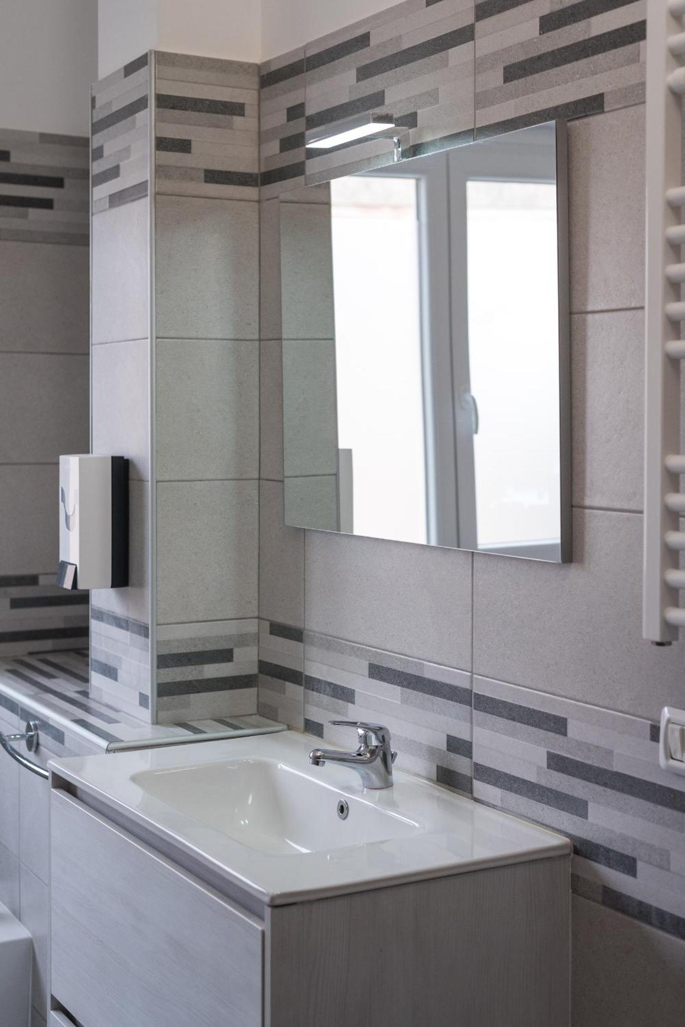 Travelershome Ciampino Airport Guesthouse 600M To Airport Extérieur photo